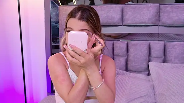 Snapshot of BritnyBlossom chatting on 6, 3, 2026 BritnyBlossom online show from 6, 3, 2026