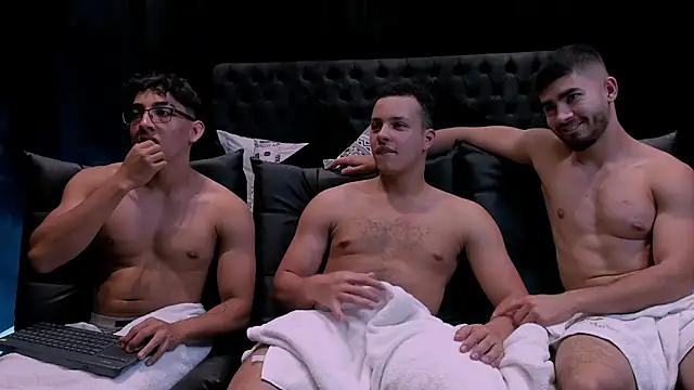 Snapshot of sexy_friendss chatting on 18, 2, 2026 sexy friendss online show from 18, 2, 2026