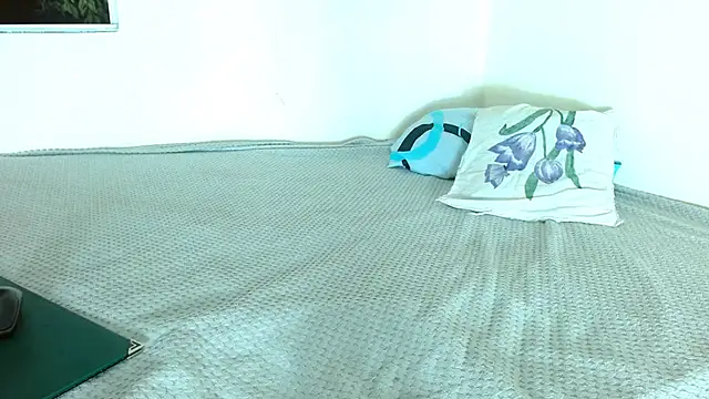 valkahot20 online show from 28, 4, 2026