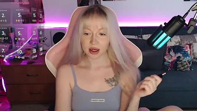 Snapshot of fantasy_lisaa chatting on 11, 4, 2026 fantasy lisaa online show from 11, 4, 2026