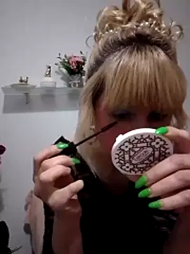 -Nefertiti- online show from 8, 3, 2026