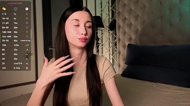 MiguelinaRasmuson online show from 24, 4, 2026