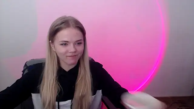 FoxiLana online show from 5, 3, 2026