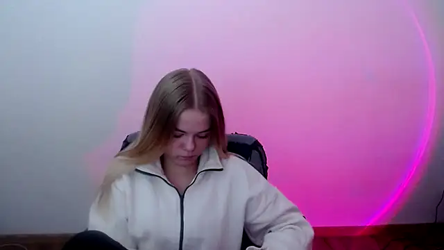 FoxiLana online show from 6, 3, 2026