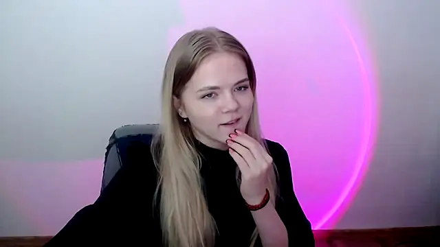 FoxiLana online show from 7, 3, 2026