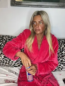 ScarlettGold  online show from 22, 4, 2026