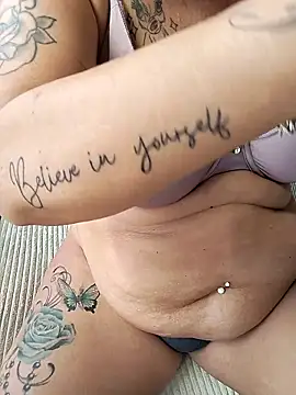 Emma12117 online show from 20, 4, 2026