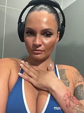 Snapshot of Destinylovex chatting on 3, 5, 2026 Destinylovex online show from 3, 5, 2026