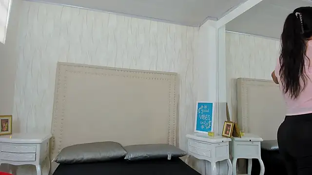 FernandaAvilax online show from 24, 4, 2026