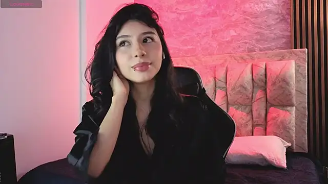 chloe bluee  online show from 24, 4, 2026