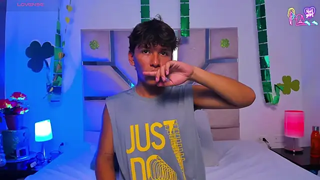 Snapshot of Angel_Lux chatting on 20, 3, 2026 Angel Lux online show from 20, 3, 2026