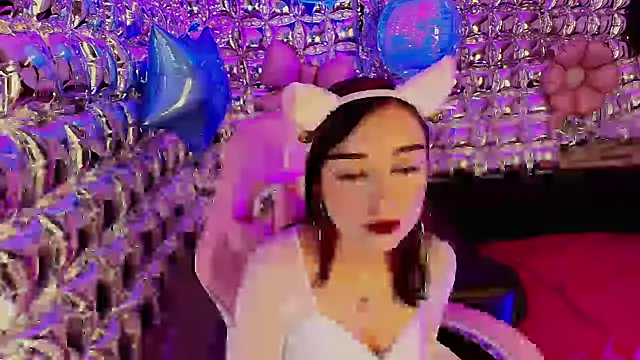 lala cherry online show from 13, 4, 2026