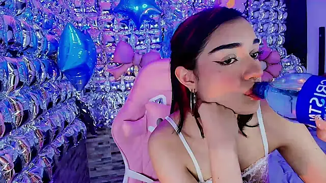 lala cherry online show from 21, 4, 2026