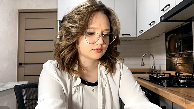 AinaSmith online show from 4, 3, 2026