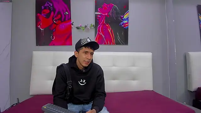 ahsly78Bryan online show from 21, 7, 2026