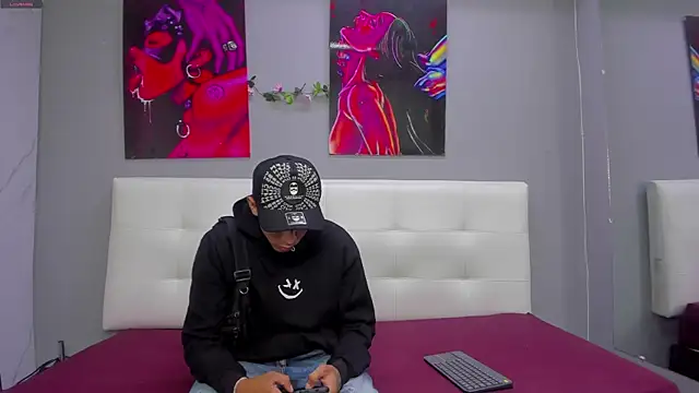 ahsly78Bryan online show from 21, 7, 2026