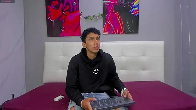 ahsly78Bryan online show from 22, 7, 2026