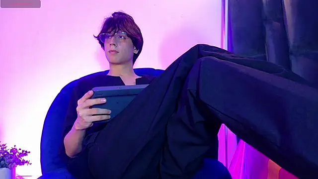 lui x dust online show from 17, 4, 2026