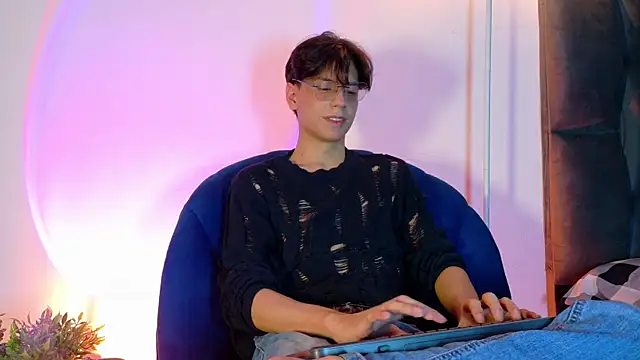 lui x dust online show from 28, 4, 2026