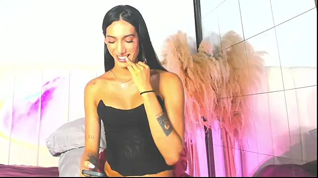 VelvetEstefa online show from 9, 4, 2026