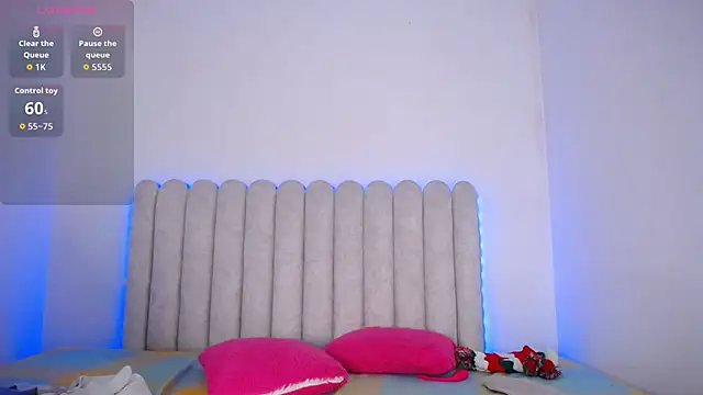 MiaFoox   online show from 26, 2, 2026