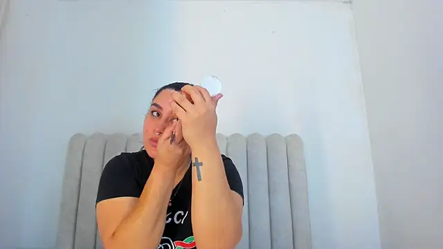 MiaFoox   online show from 22, 4, 2026