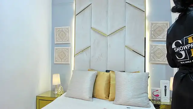 KarinaaCoxx online show from 25, 4, 2026