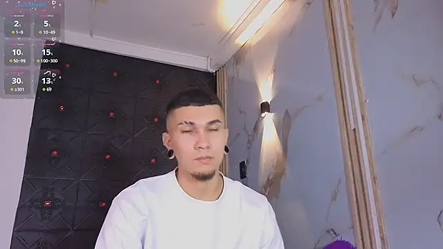 Logan and Reachel online show from 23, 4, 2026