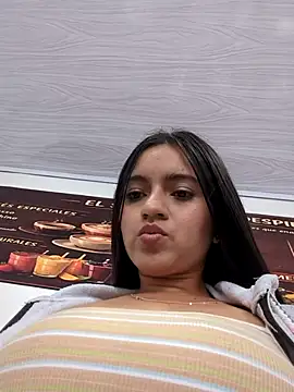 DulceCaroX online show from 10, 7, 2026