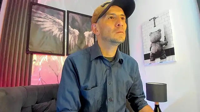 Milanwhite  online show from 24, 2, 2026