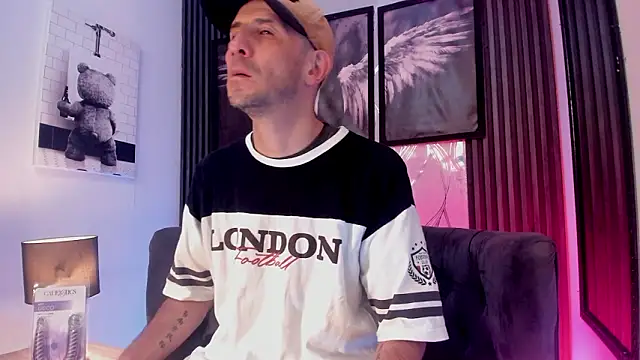 Milanwhite  online show from 12, 3, 2026