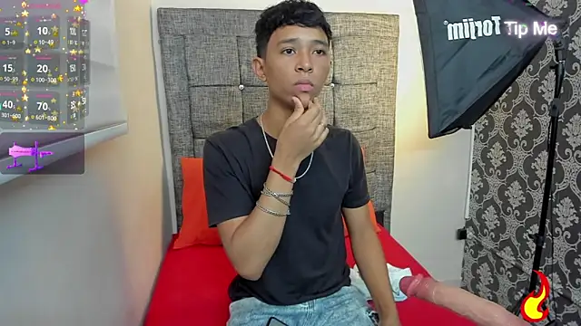 Snapshot of Little_Twink19x chatting on 12, 6, 2026 Little Twink19x online show from 12, 6, 2026