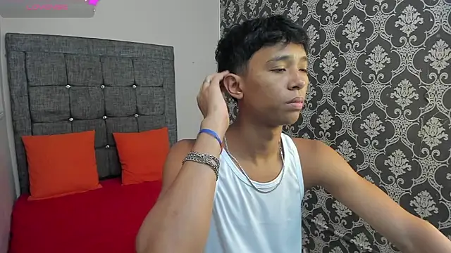 Snapshot of Little_Twink19x chatting on 13, 6, 2026 Little Twink19x online show from 13, 6, 2026