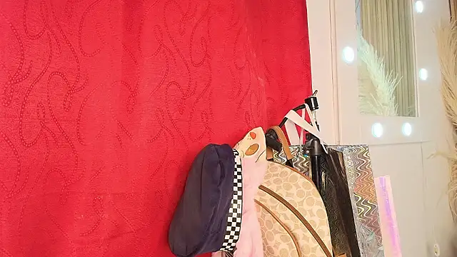 Aurorariccii online show from 7, 3, 2026