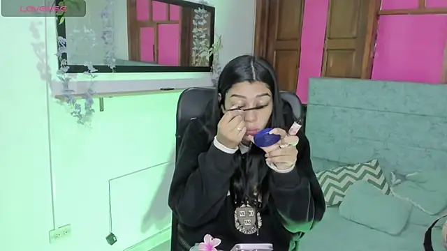 Snapshot of Aysha_winxs chatting on 27, 5, 2026 Aysha winxs online show from 27, 5, 2026