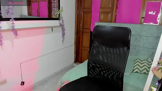 Snapshot of Aysha_winxs chatting on 6, 6, 2026 Aysha winxs online show from 6, 6, 2026