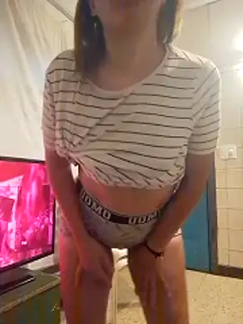 CamiliLuna online show from 2, 4, 2026