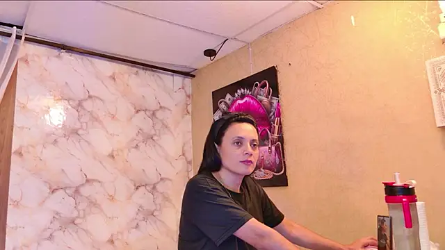 QueenSallyDesire online show from 23, 4, 2026