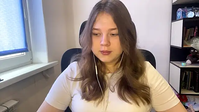 TomikoPfau online show from 13, 3, 2026