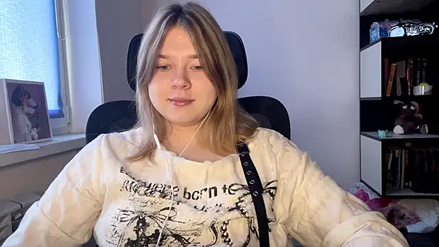 TomikoPfau online show from 23, 4, 2026