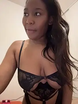  MillaCruz online show from 27, 4, 2026