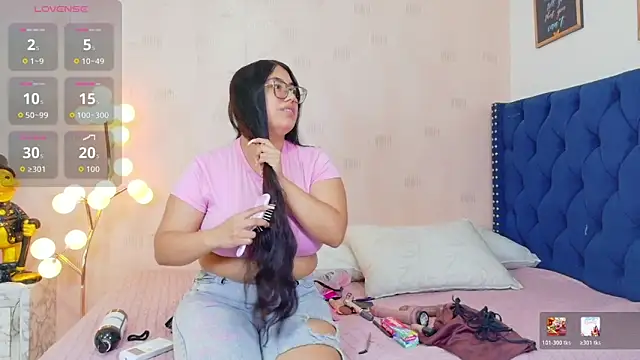 Snapshot of curvybuffgirllll chatting on 23, 7, 2026 curvybuffgirllll online show from 23, 7, 2026