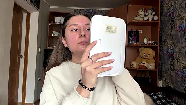 poly princess online show from 31, 3, 2026