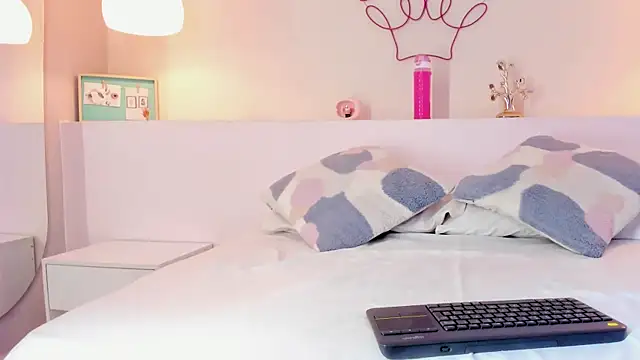 mia mendoza  online show from 28, 2, 2026