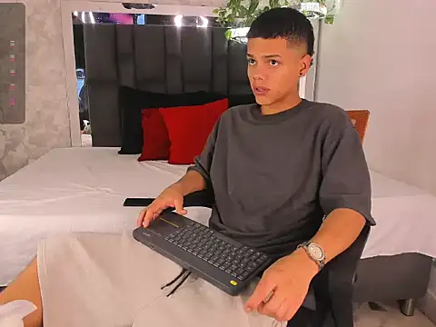 PATRIICKMILLER online show from 5, 3, 2026