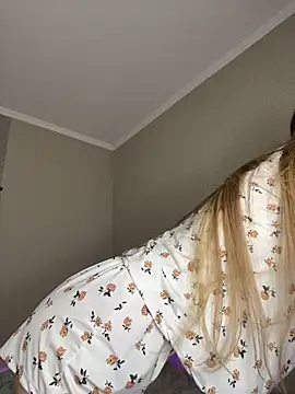 Snapshot of EvelynRavenwood chatting on 25, 2, 2026 EvelynRavenwood online show from 25, 2, 2026