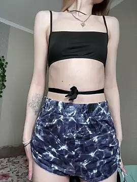 Snapshot of EvelynRavenwood chatting on 23, 3, 2026 EvelynRavenwood online show from 23, 3, 2026