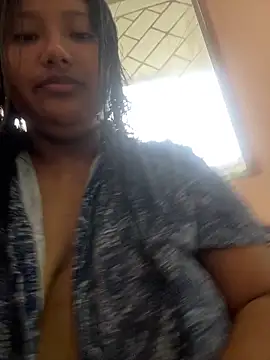 Snapshot of ale_sweet53 chatting on 4, 3, 2026 ale sweet53 online show from 4, 3, 2026