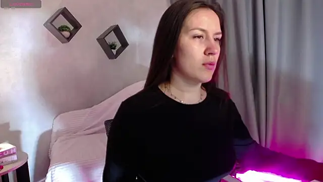 Snapshot of asti_bubbles chatting on 6, 5, 2026 asti bubbles online show from 6, 5, 2026