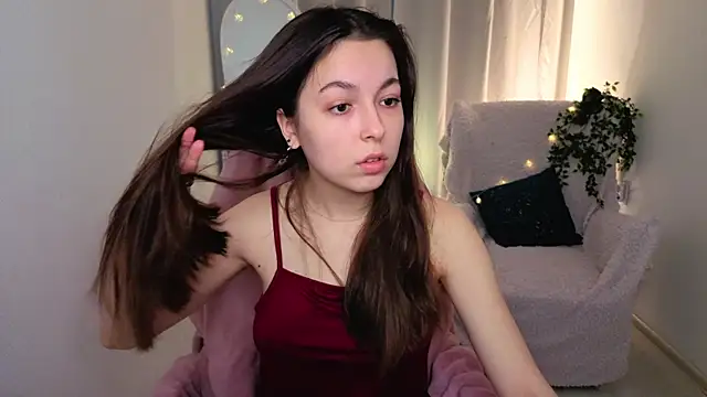 Snapshot of BellaThery chatting on 14, 5, 2026 BellaThery online show from 14, 5, 2026